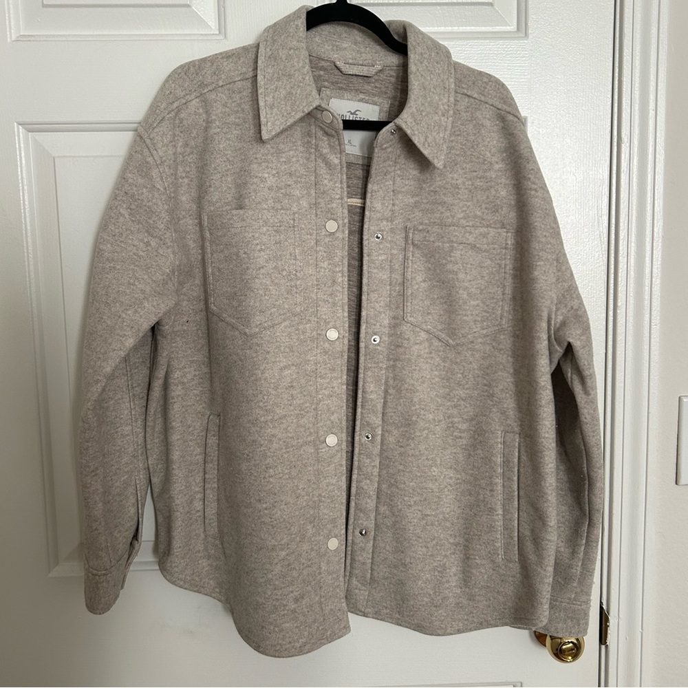 Hollister oatmeal unisex structured shacket